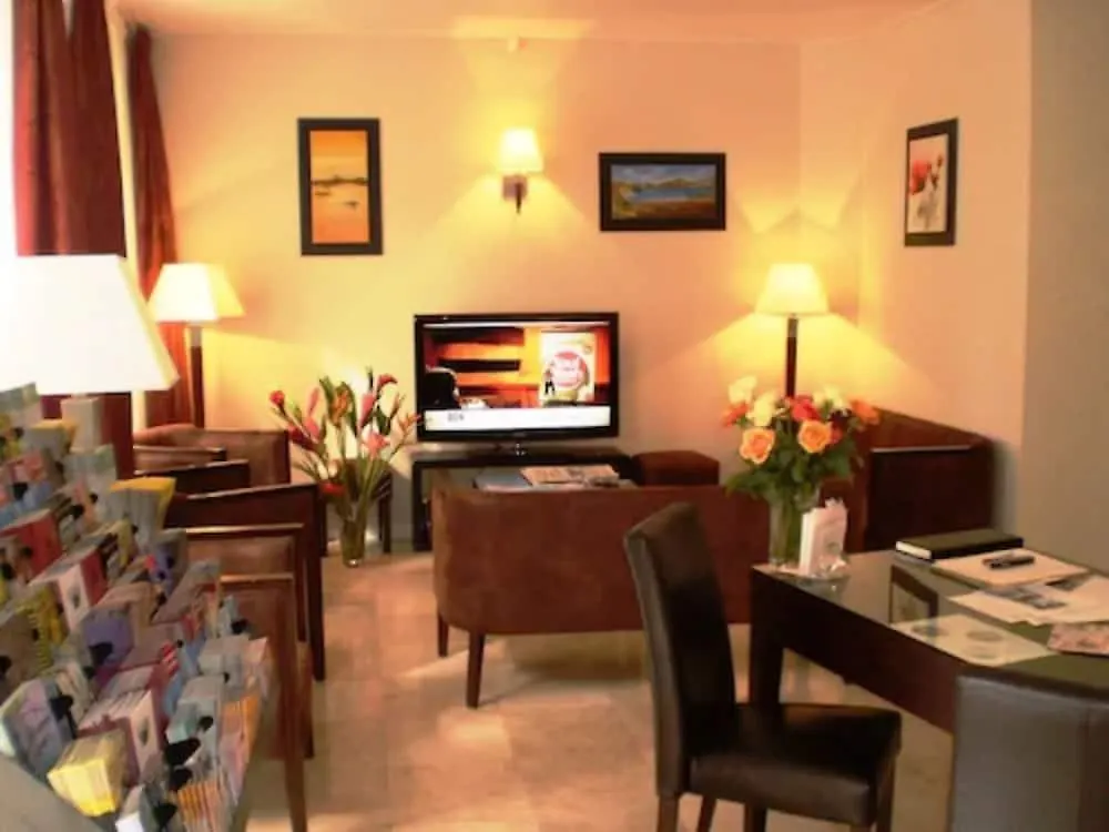 Hotel Capitole Beausoleil