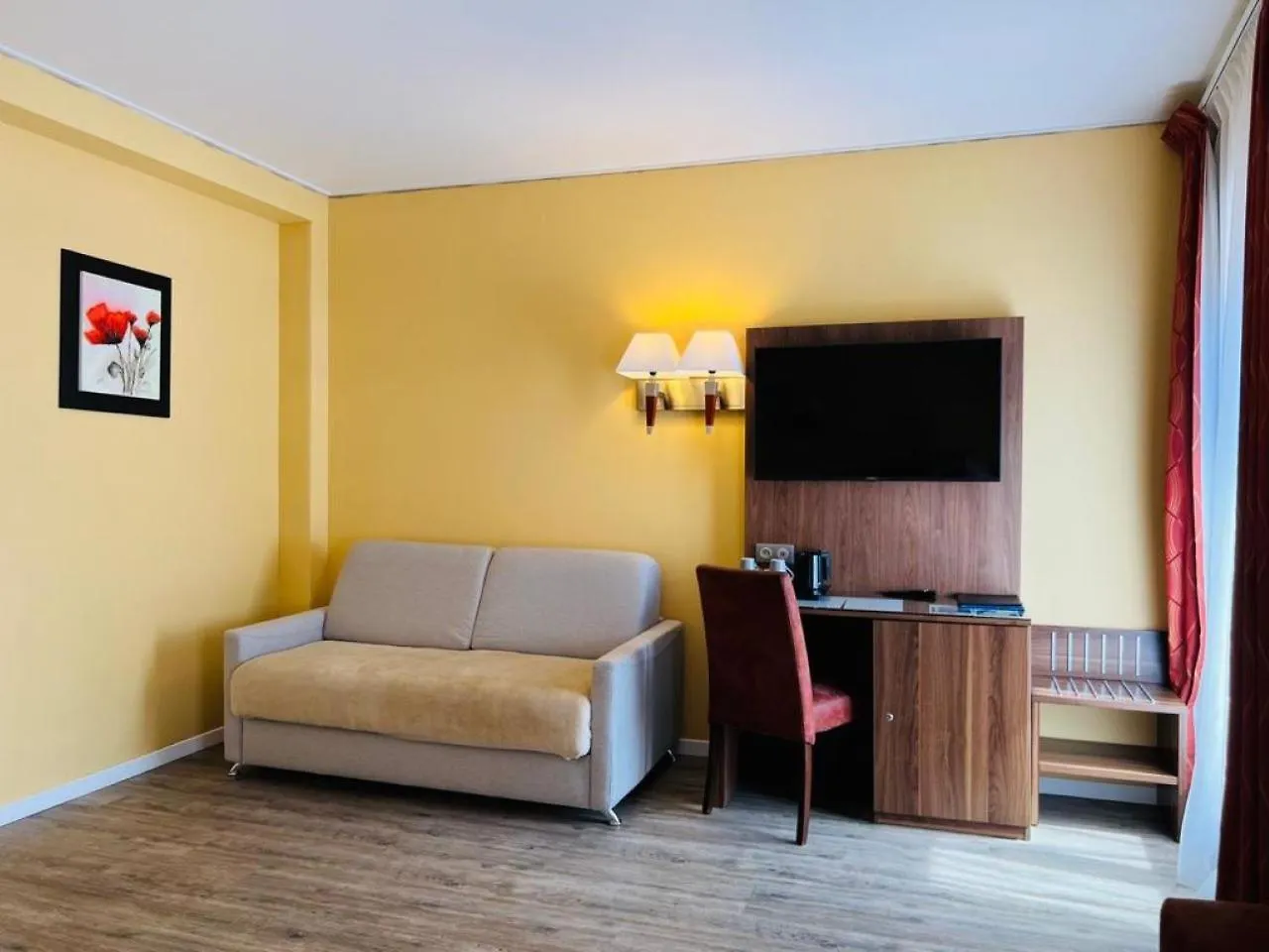 ***  Hotel Capitole Beausoleil France