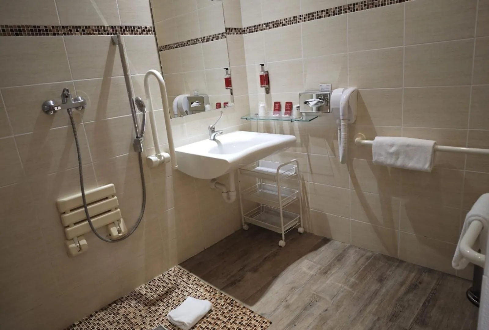 Hotel Capitole Beausoleil Francia