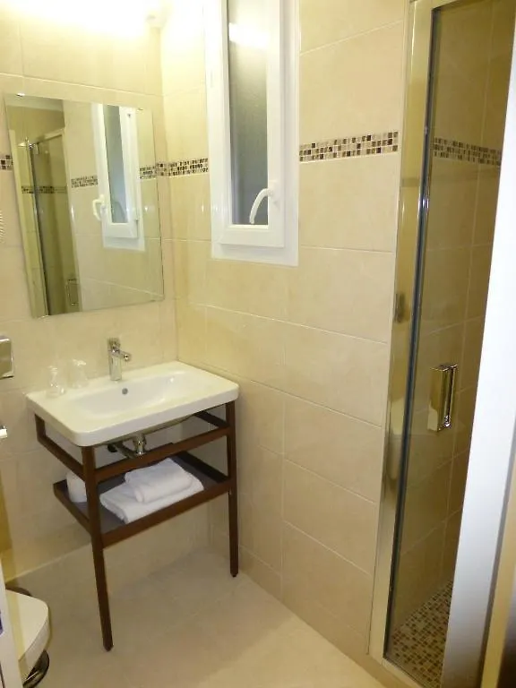 Hotel Capitole Beausoleil Francia