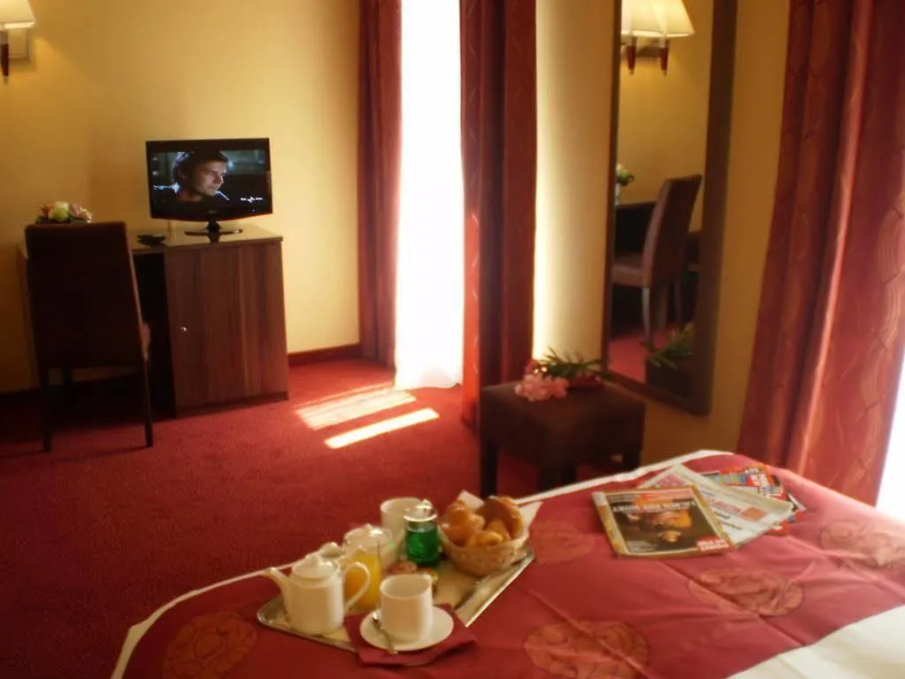 Hotel Capitole Beausoleil