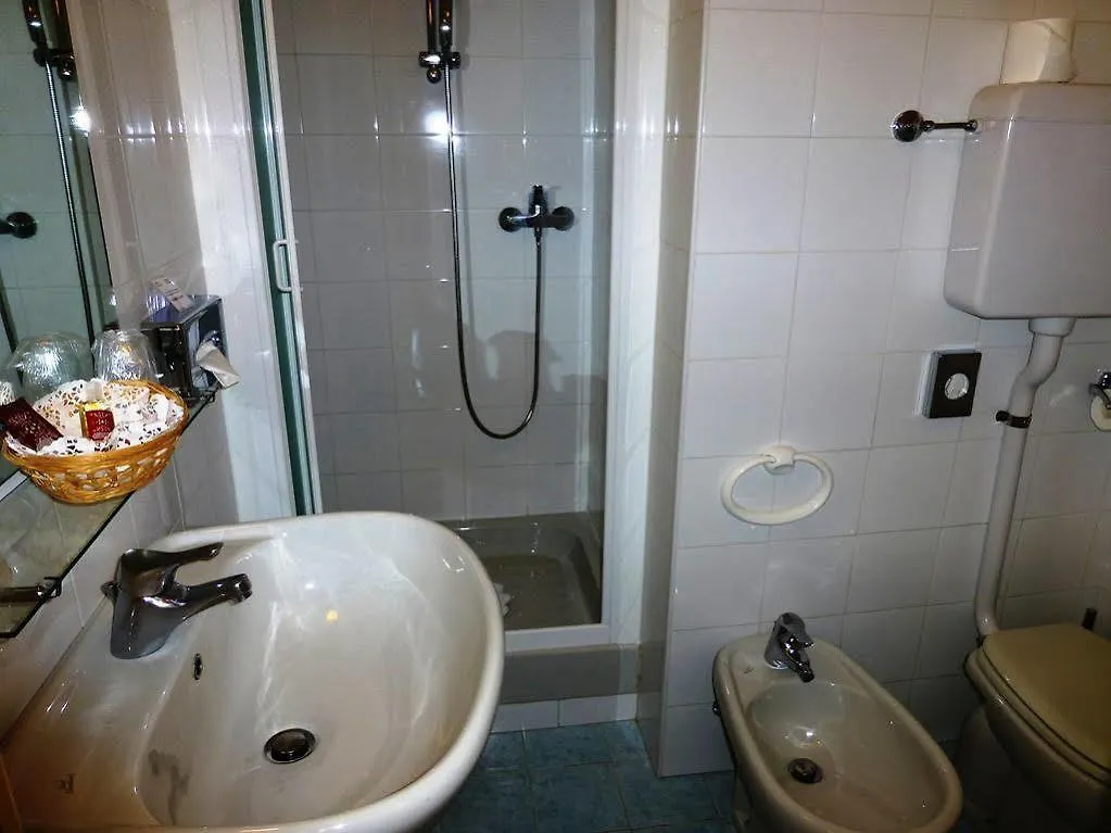 Hotel Capitole Beausoleil 3*,
